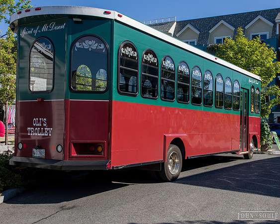 Oli's Trolley Bar Harbor