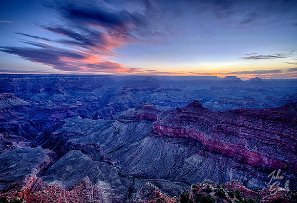 Mather Point - Grand Canyon at sunrise